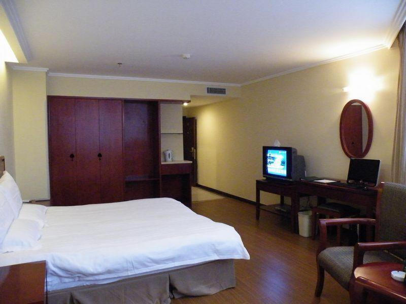 Greentree Inn Guiyang Penshuichi Business Hotel Номер фото