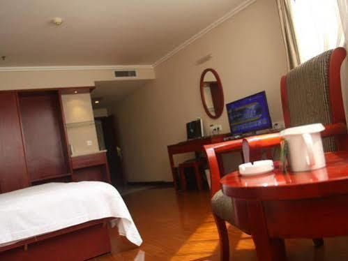 Greentree Inn Guiyang Penshuichi Business Hotel Экстерьер фото